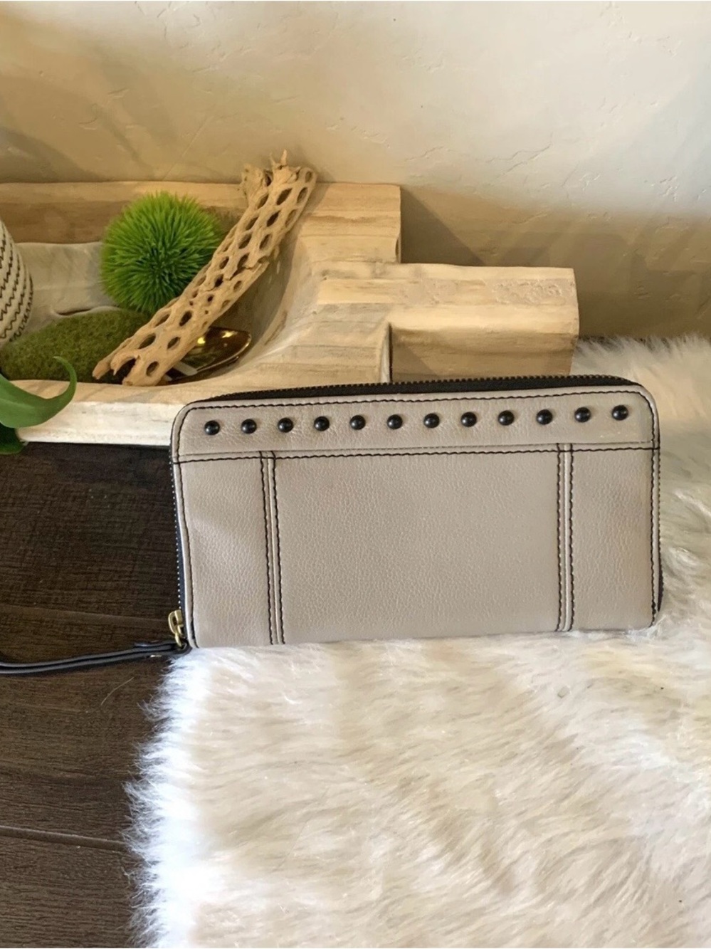 Fossil Tan leather wallet Studded Row With wrist Strap Excellent Condition.